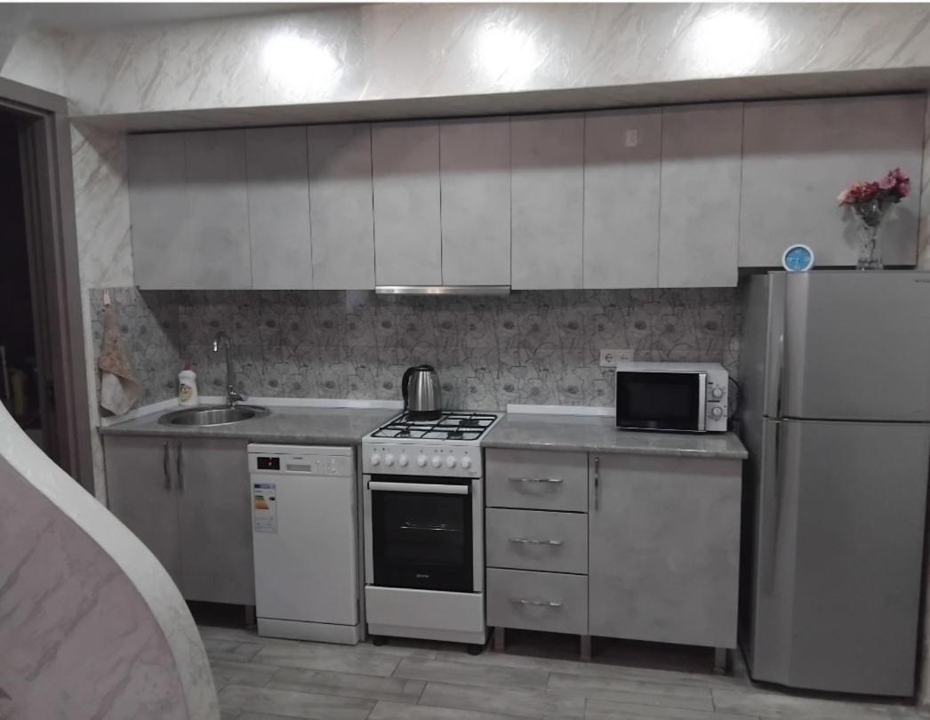 Ferienwohnung Apartament With Sea View Batumi Exterior foto